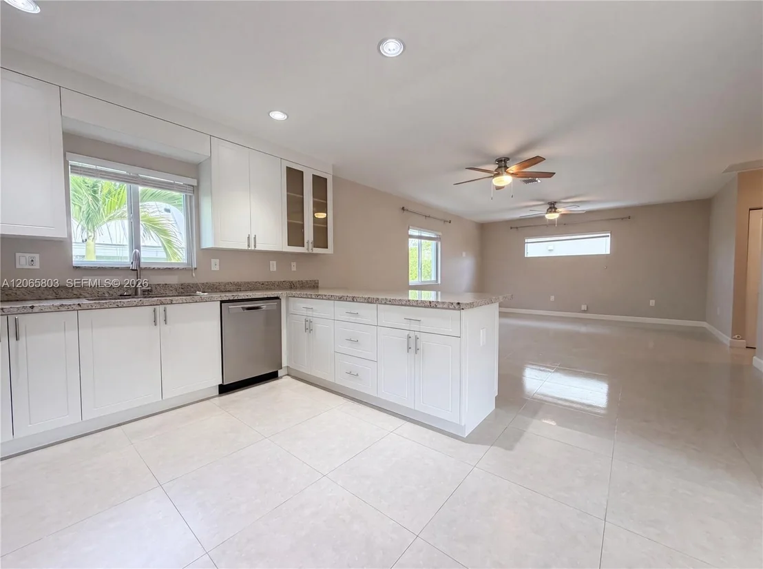 Photo of 17 Lakeview Dr