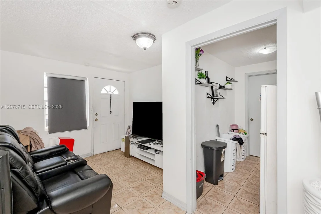 Photo of 359 W 35th St