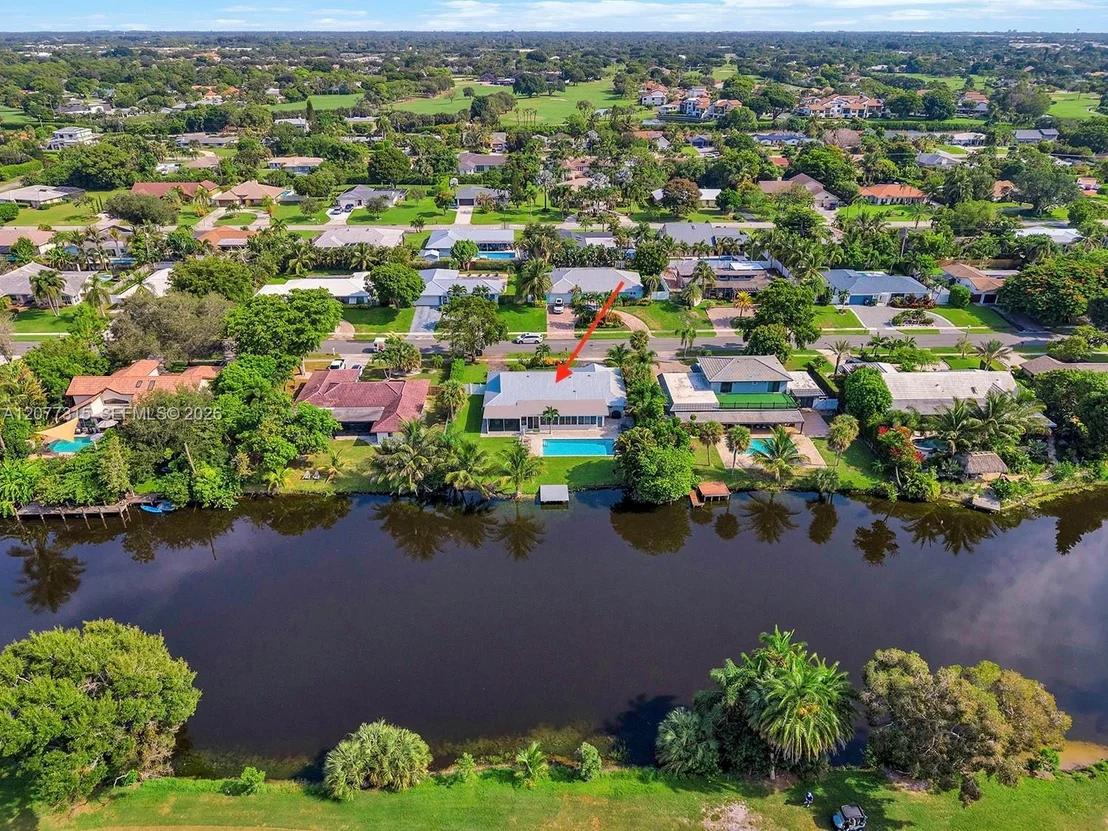 Photo of 3324 Lakeview Blvd