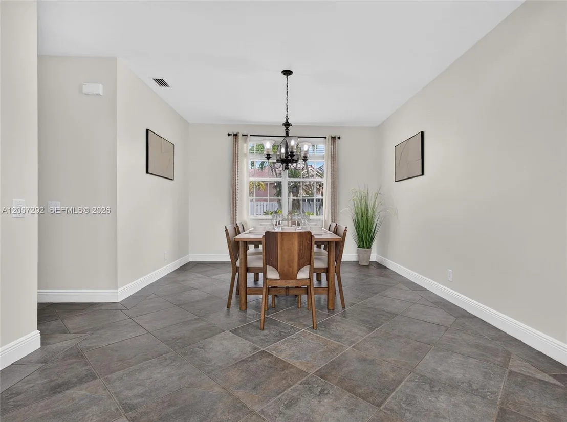 Photo of 1012 Cedar Falls Dr