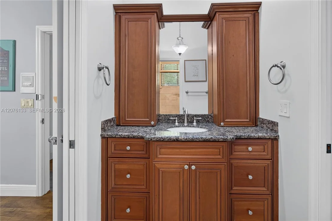 Photo of 2725 Hunter Rd