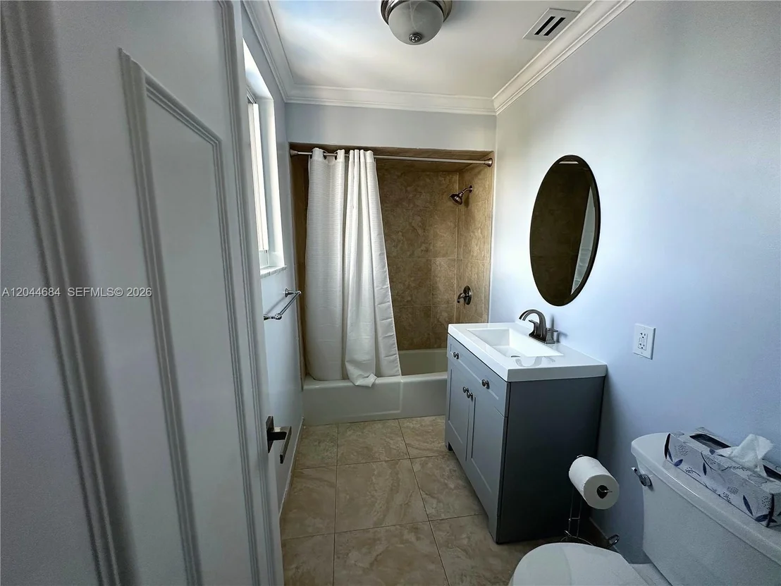 Photo of 2445 SE 8th St