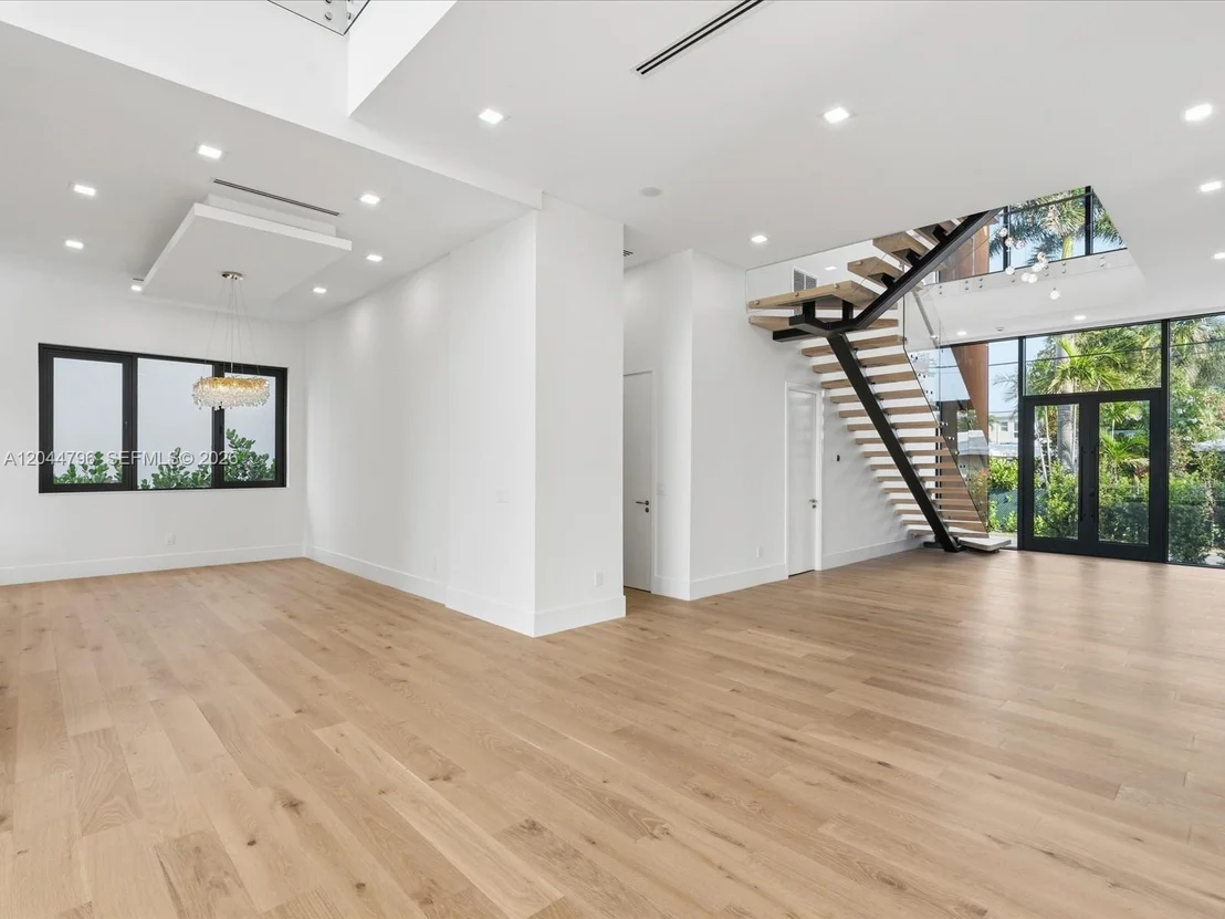 Photo of 2 Sunset Ln