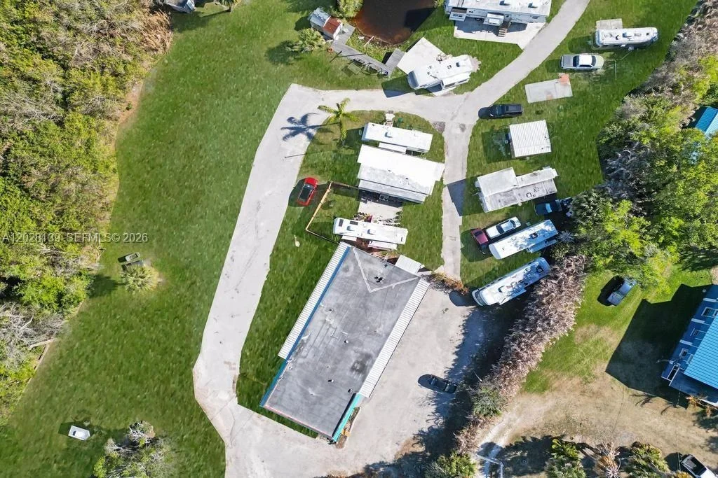 Photo of Unit 10 at 1421 NE US Highway 441