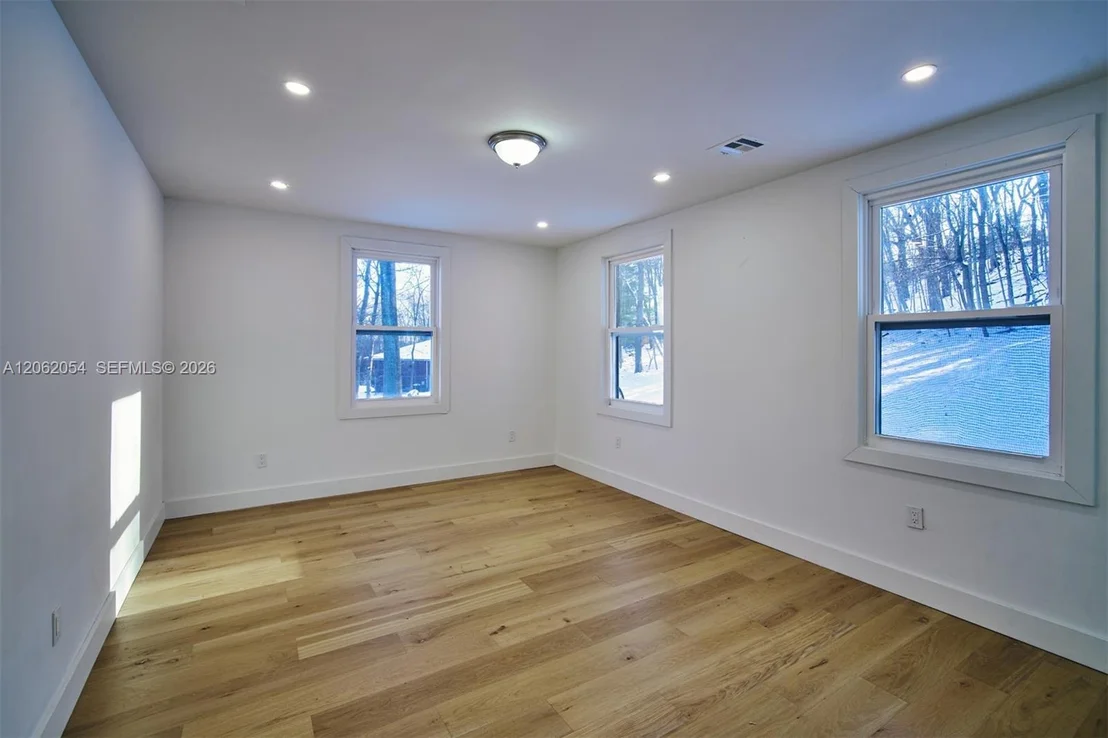 Photo of 189 Mc Namara Rd