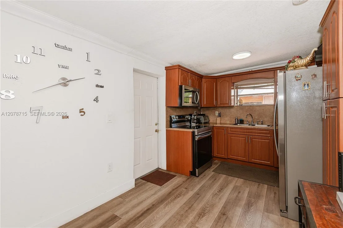 Photo of 359 W 35th St