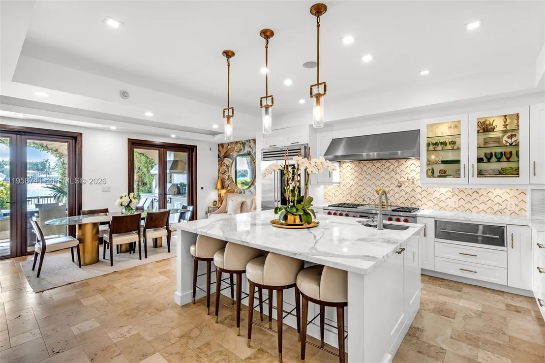 Photo of 1398 Bay Dr