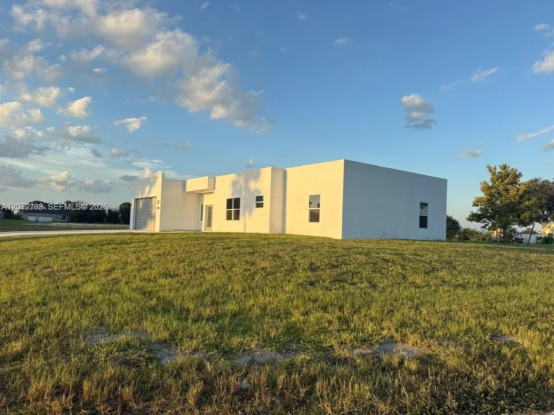 Photo of 401 Lexington Drive