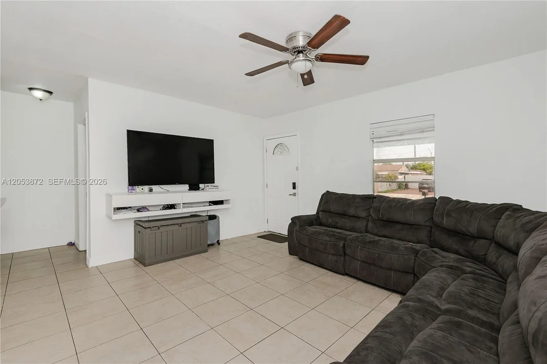 Photo of 681 NE 1st Pl