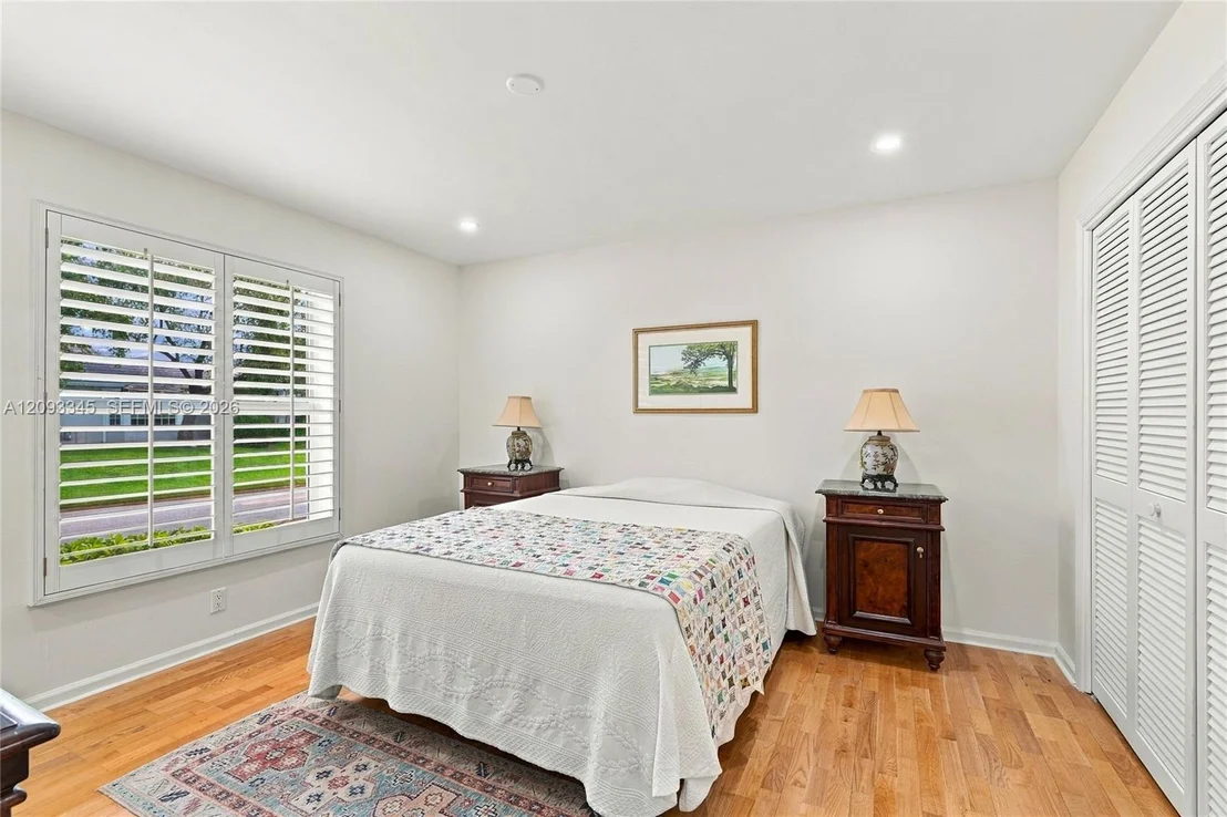 Photo of 444 Glenbrook Dr