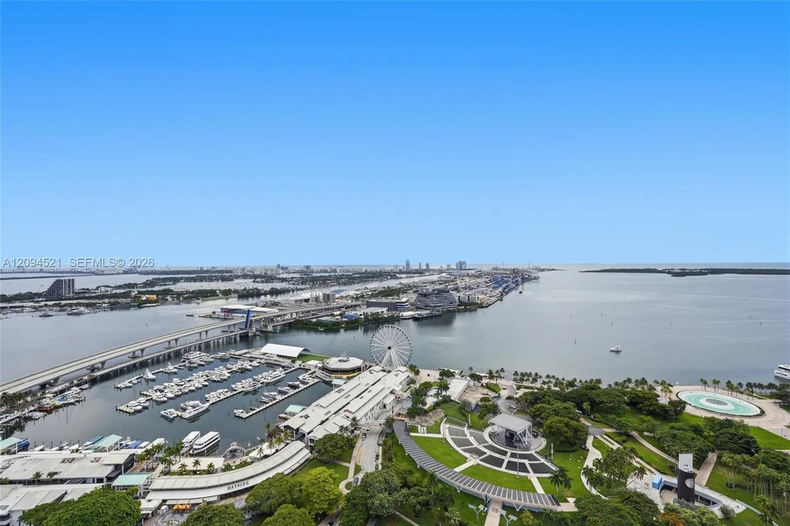 Photo of Unit 4103 at 244 Biscayne Blvd