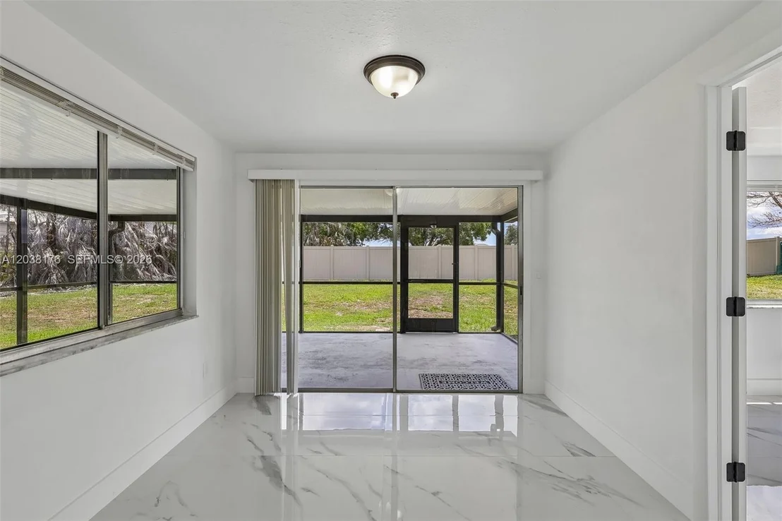 Photo of 1248 Riviera
