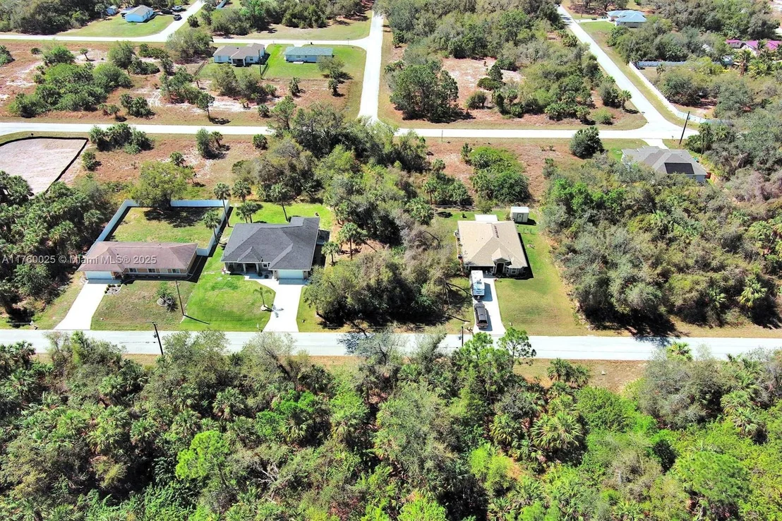Photo of 205 Ferdon Cir