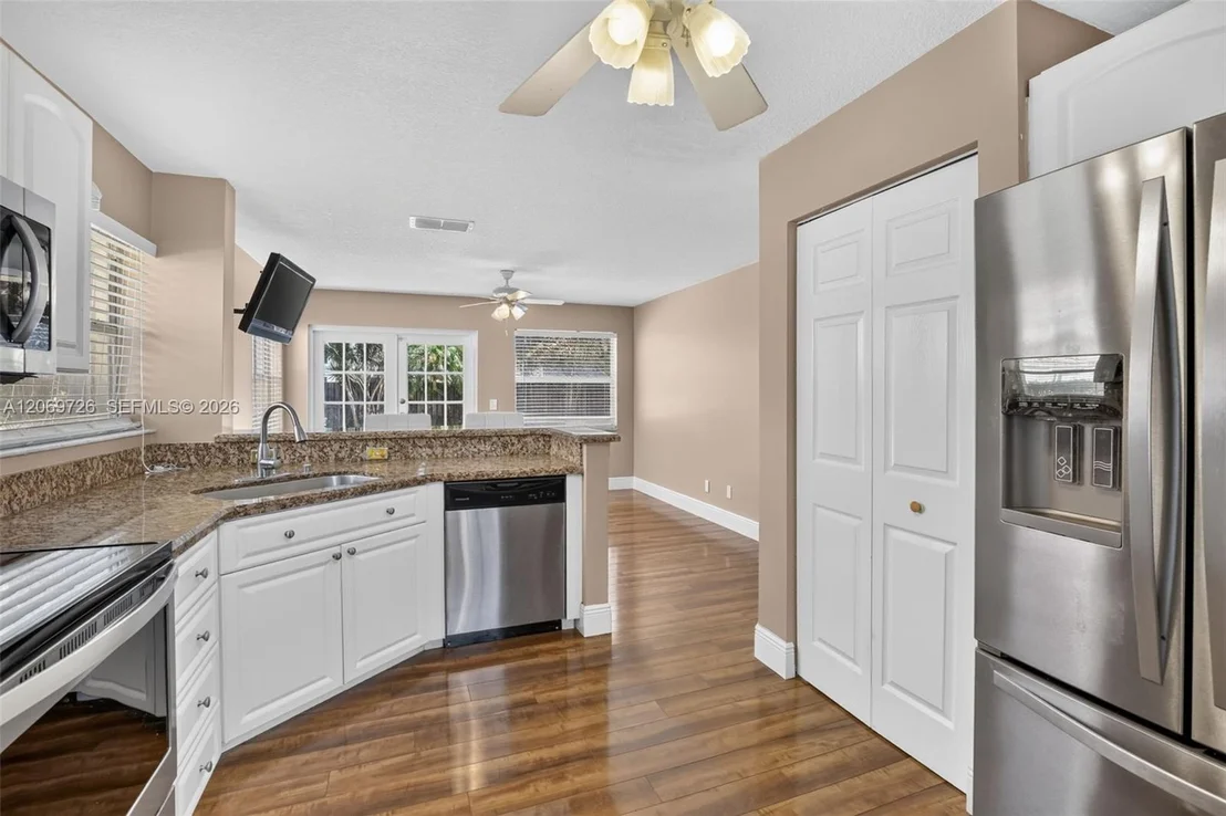 Photo of 2638 Oak Park Cir