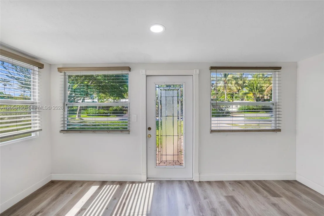 Photo of 3405 Robbins Rd