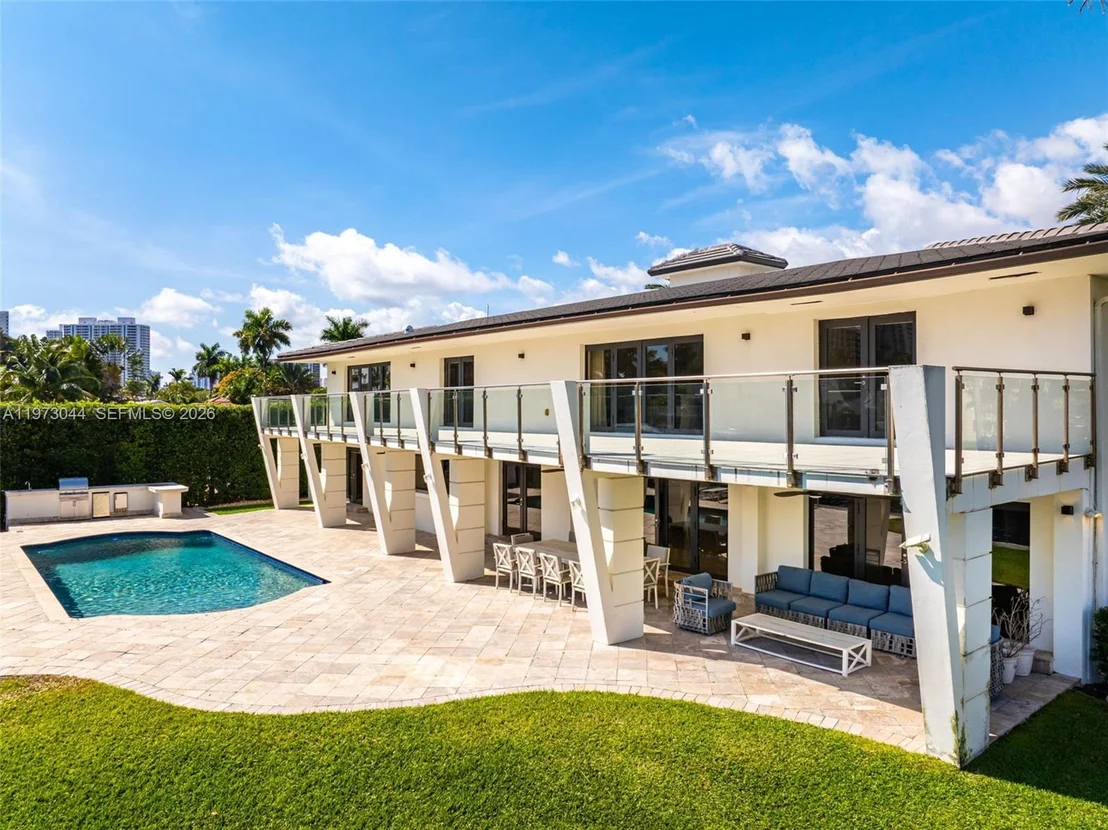 Photo of 501 Hibiscus Dr