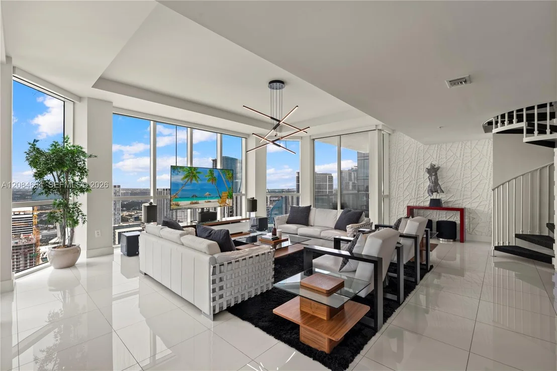 Photo of Unit PH4908 at 244 Biscayne Blvd