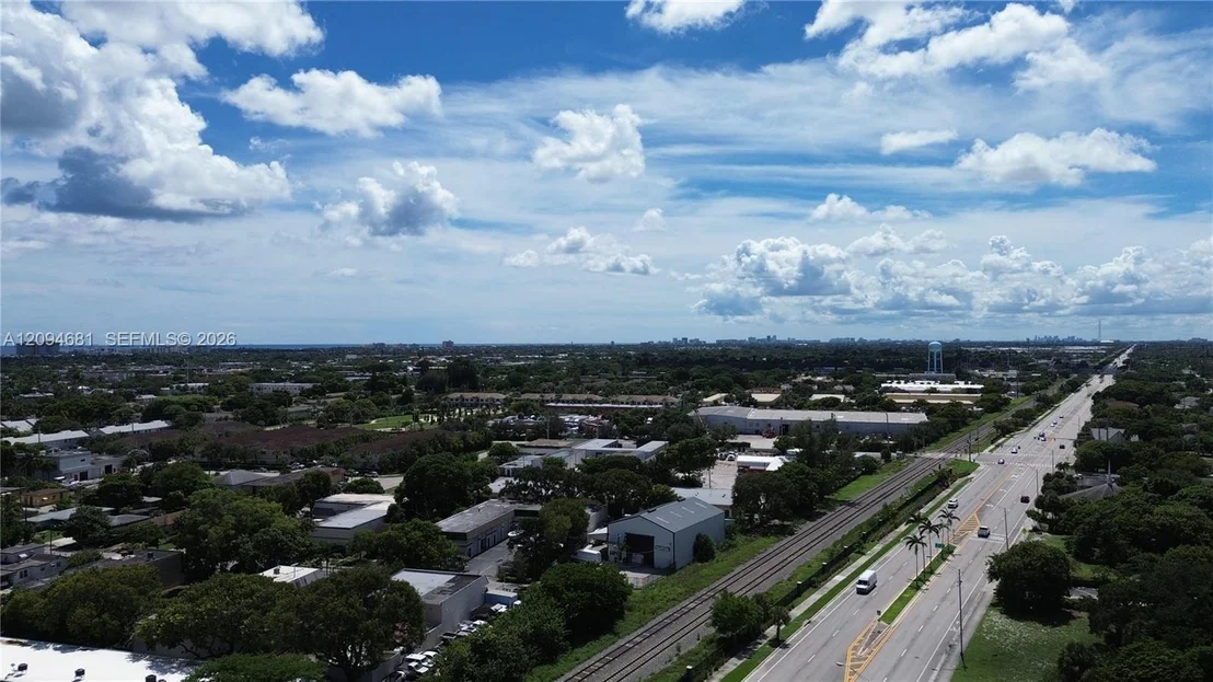 Photo of 237 S Dixie Hwy