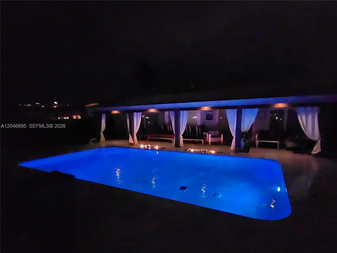 Photo of 966 SE 9th Ave