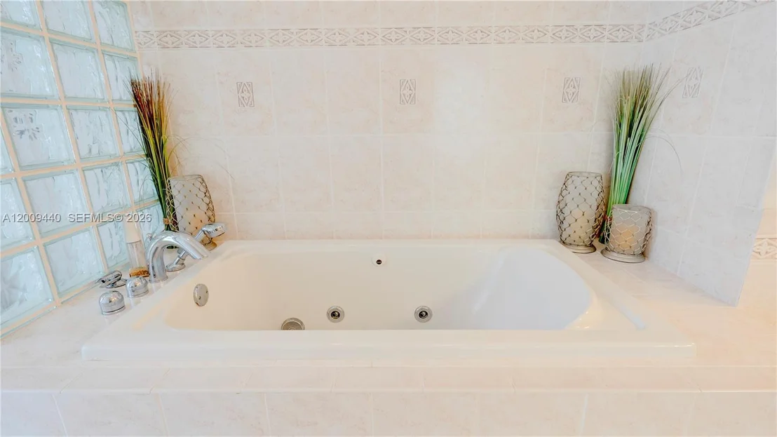 Photo of 1101 Mastic Street