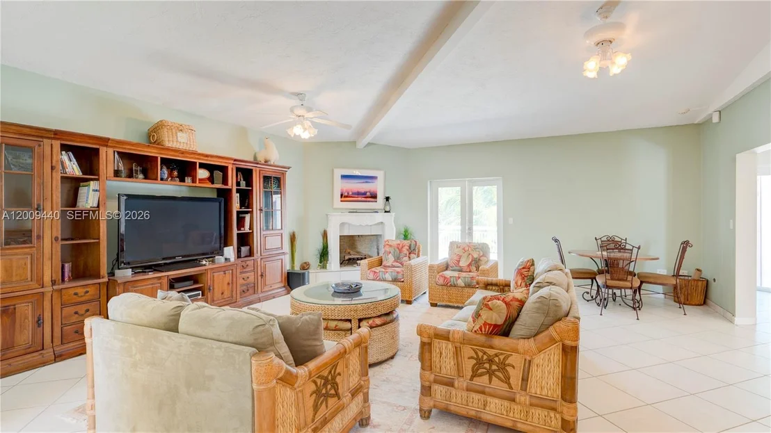 Photo of 1101 Mastic Street