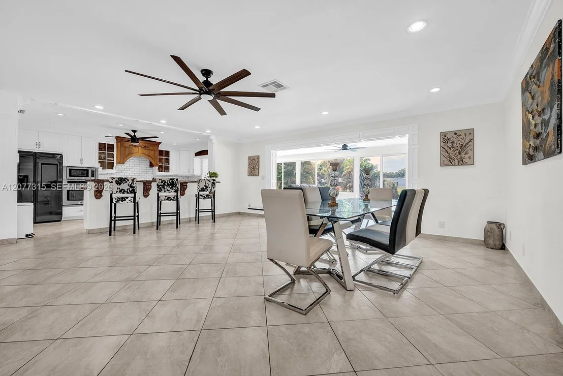 Photo of 3324 Lakeview Blvd