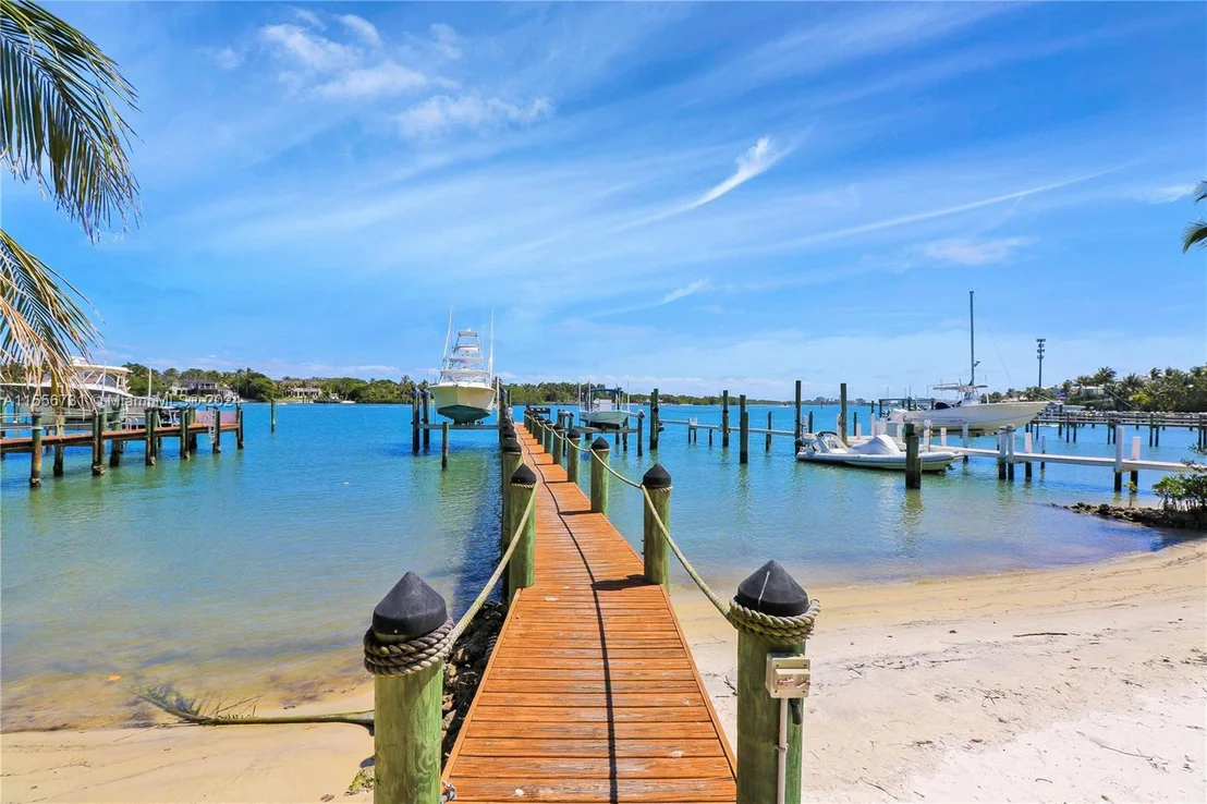 Photo of 17581 SE Conch Bar Ave