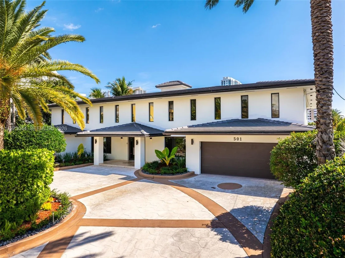 Photo of 501 Hibiscus Dr