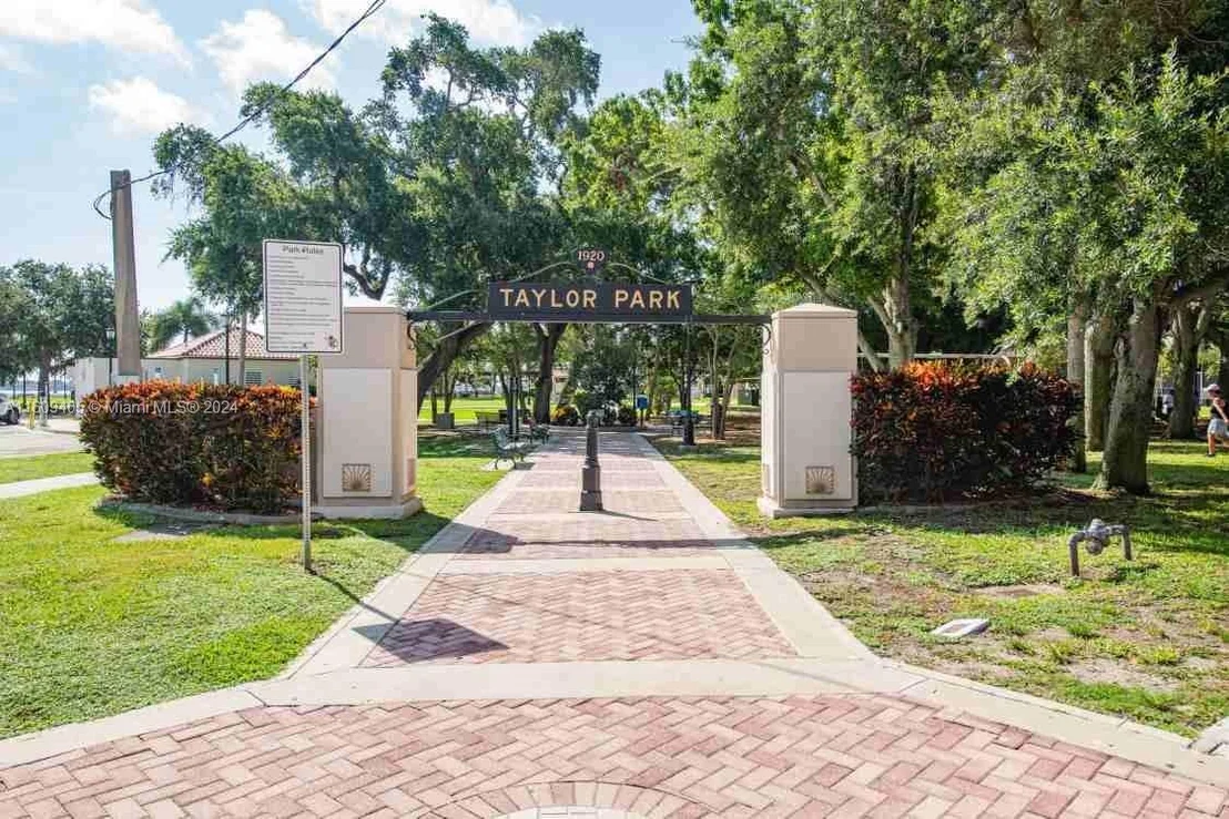 Photo of 1613 N Indian River Drive