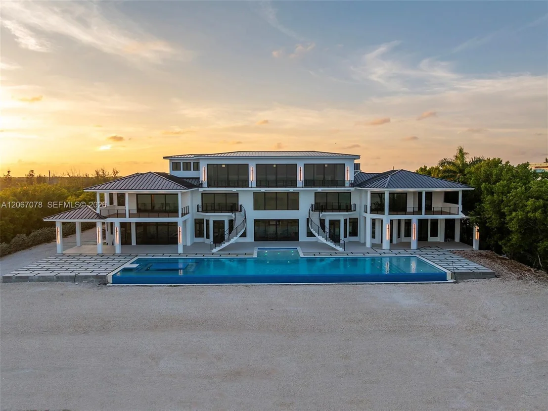 Photo of 2405 Coco Plum Dr