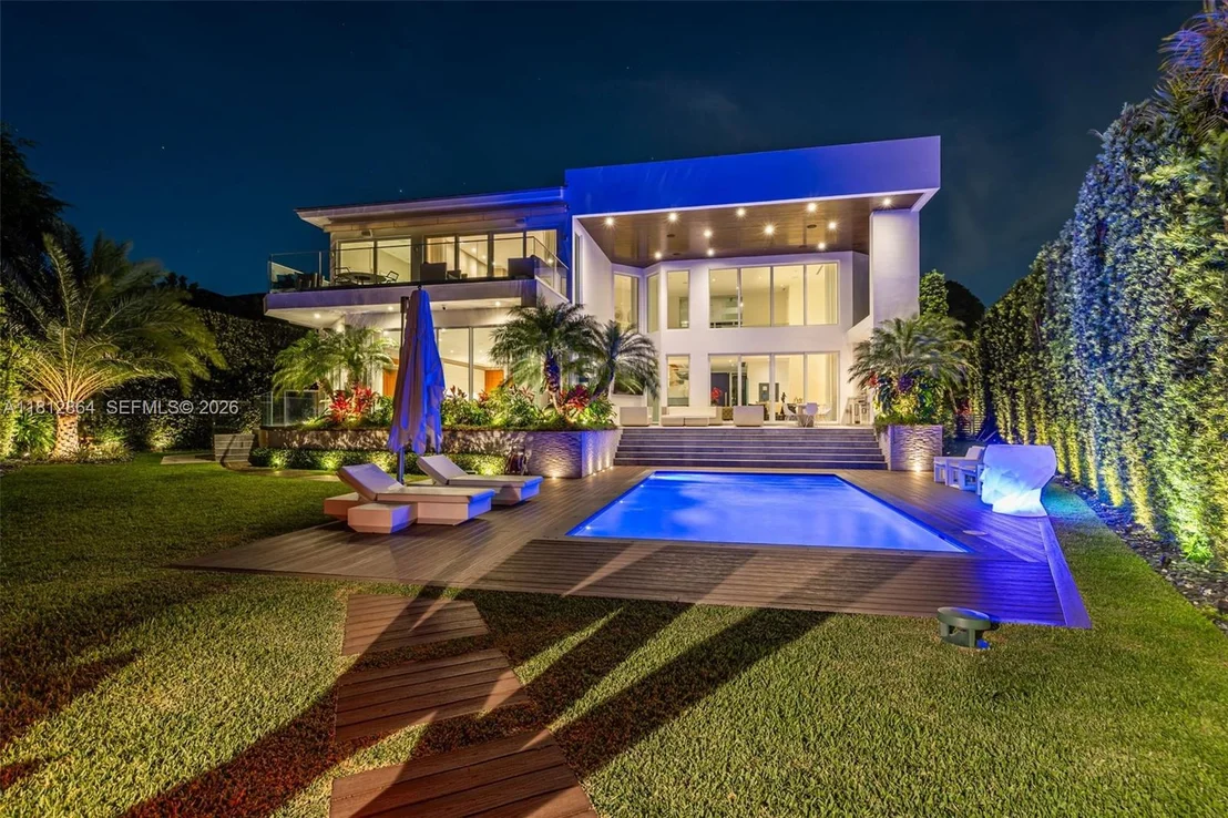 Photo of 420 Island Dr