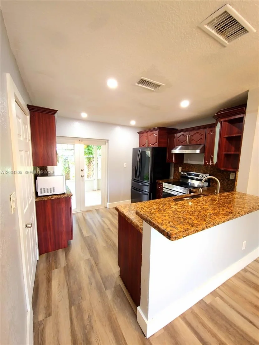 Photo of 3463 Cluster Rd