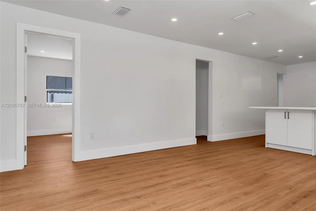 Photo of 1046 Jann Ave