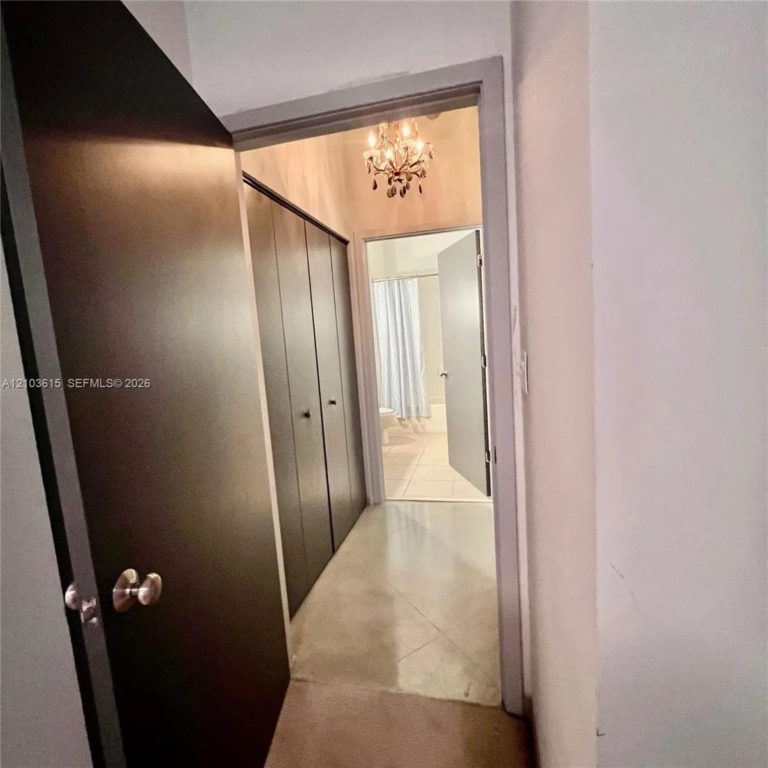 Photo of Unit 2415 at 2001 Biscayne Blvd
