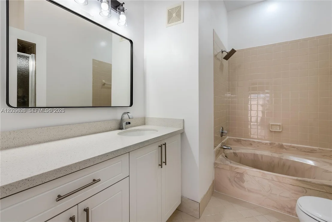 Photo of 601 Leslie Dr