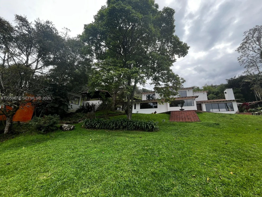 Photo of 123 El Retiro