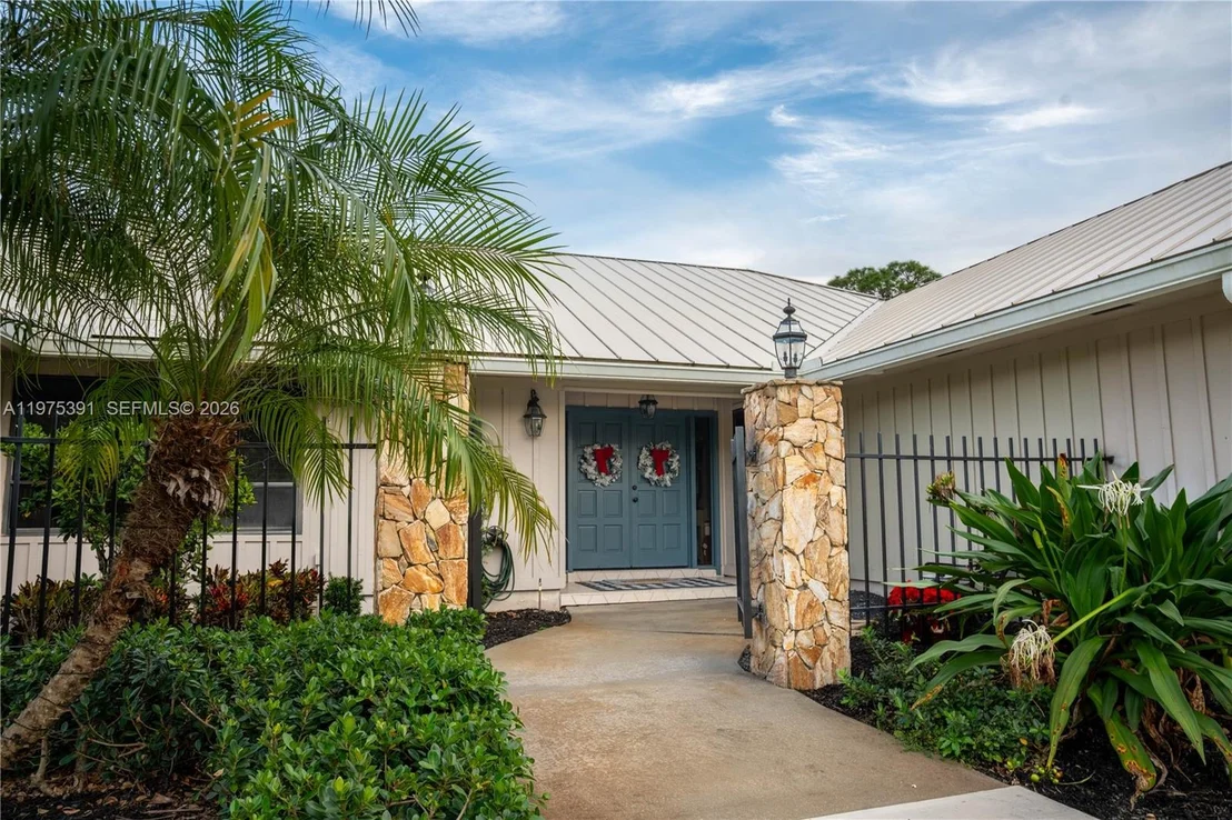 Photo of 1872 SE Colony Way
