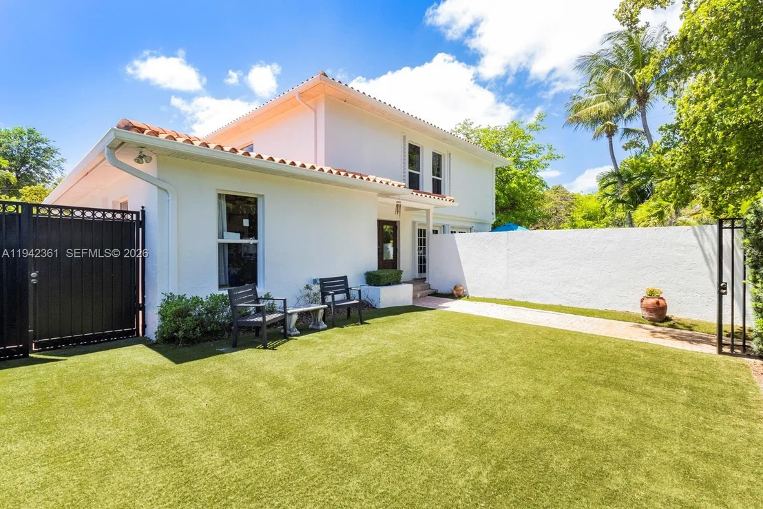 Photo of 360 SW 28th Rd