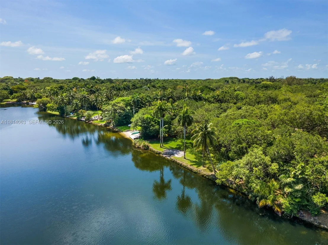 Photo of 5355 Hammock Dr