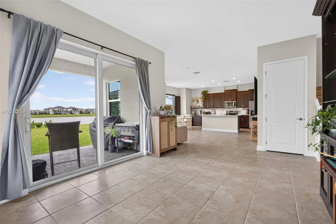Photo of 5691 Bristlecone Commoms