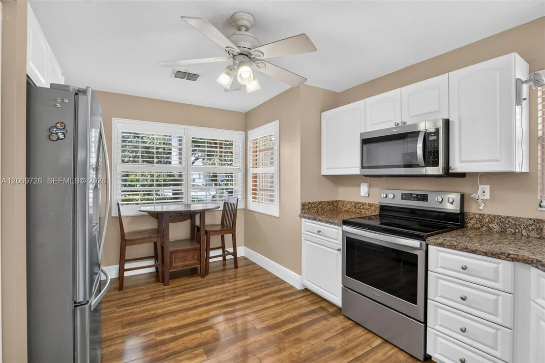 Photo of 2638 Oak Park Cir