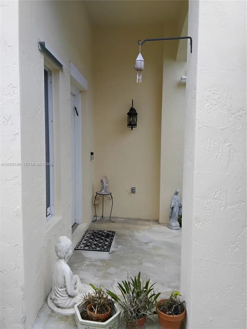 Photo of 519 Talavera Rd