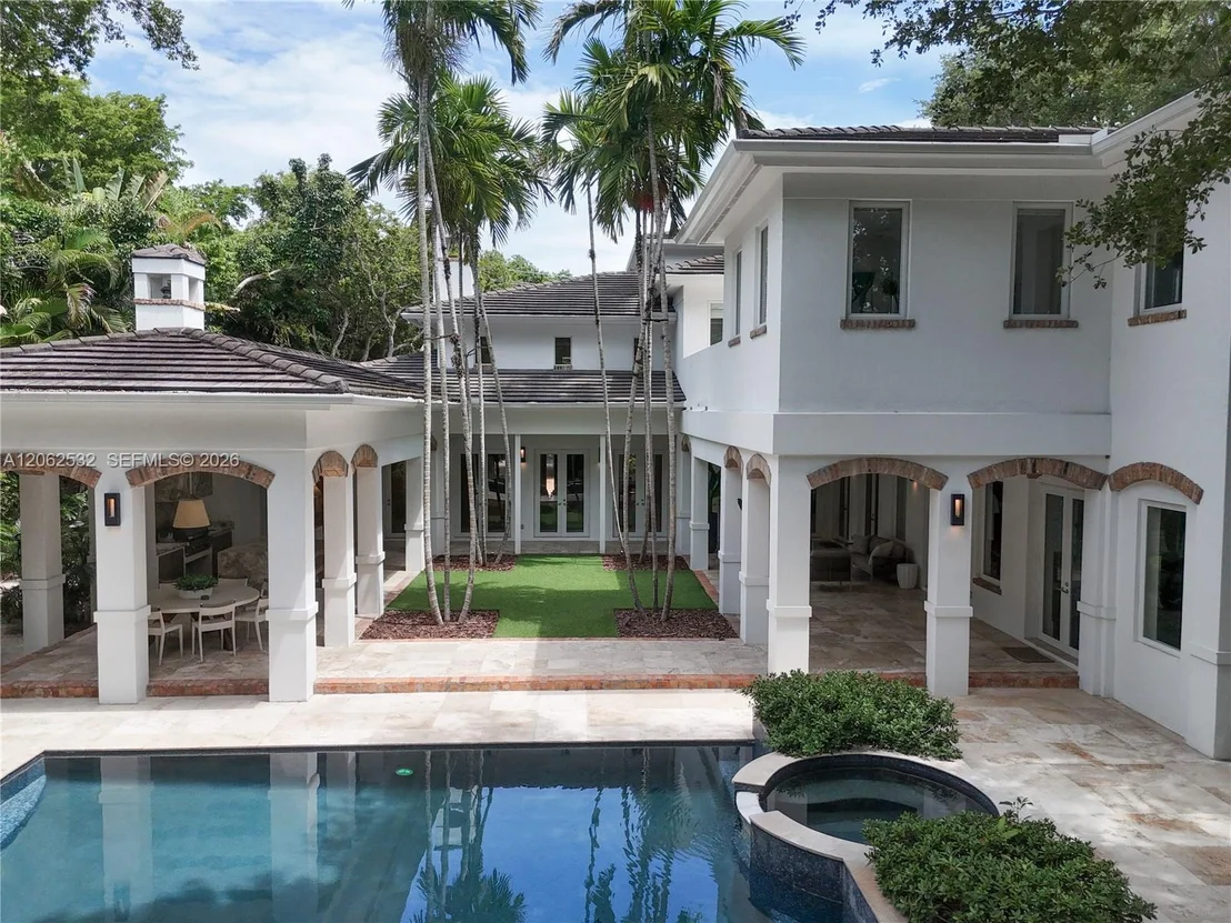 Photo of 2820 Brickell Ave