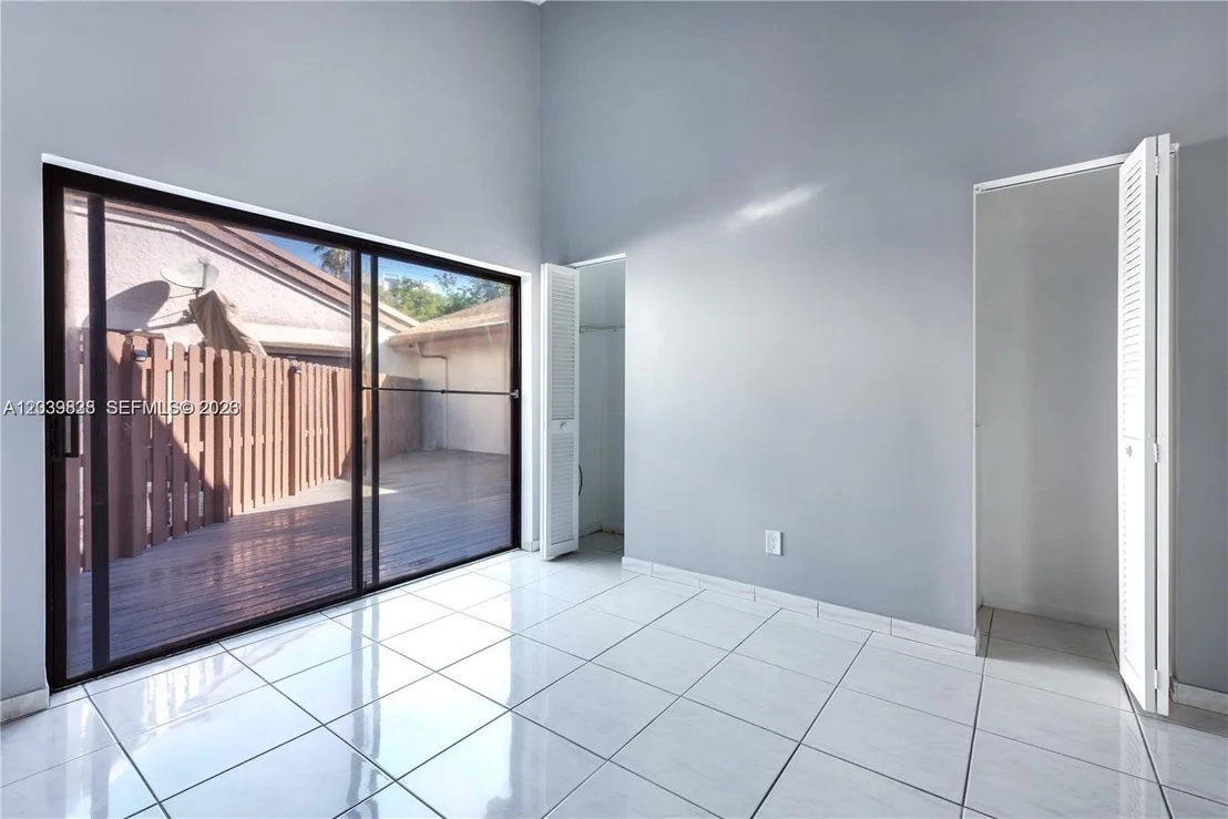 Photo of 601 Leslie Dr