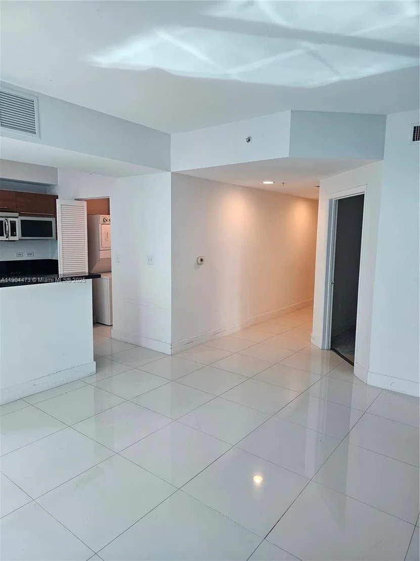 Photo of Unit 908 at 244 Biscayne Blvd