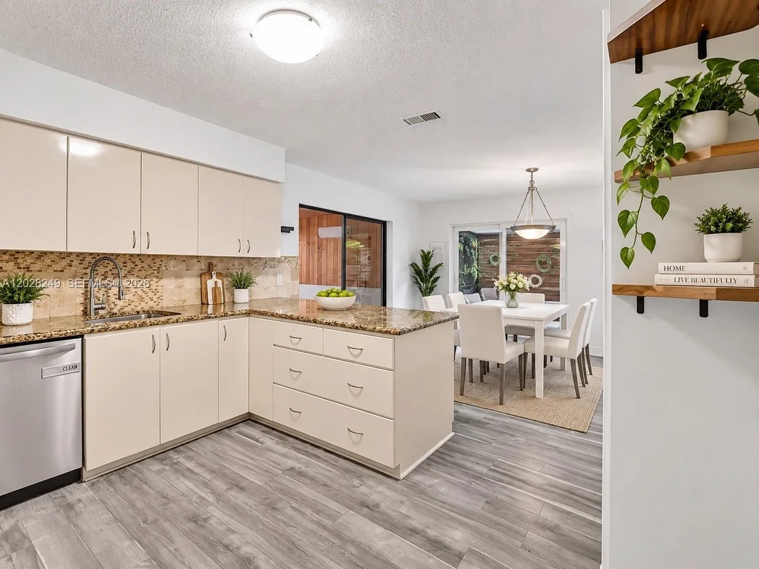 Photo of 417 SE 4th St