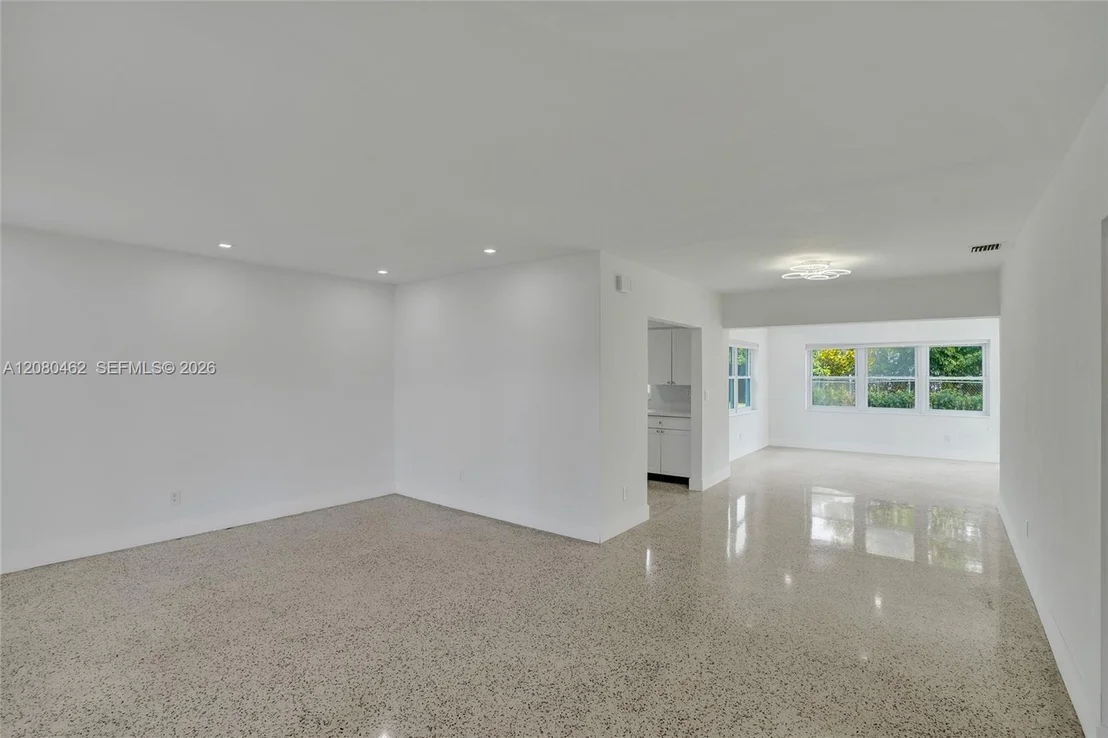 Photo of 2125 Alamanda Dr
