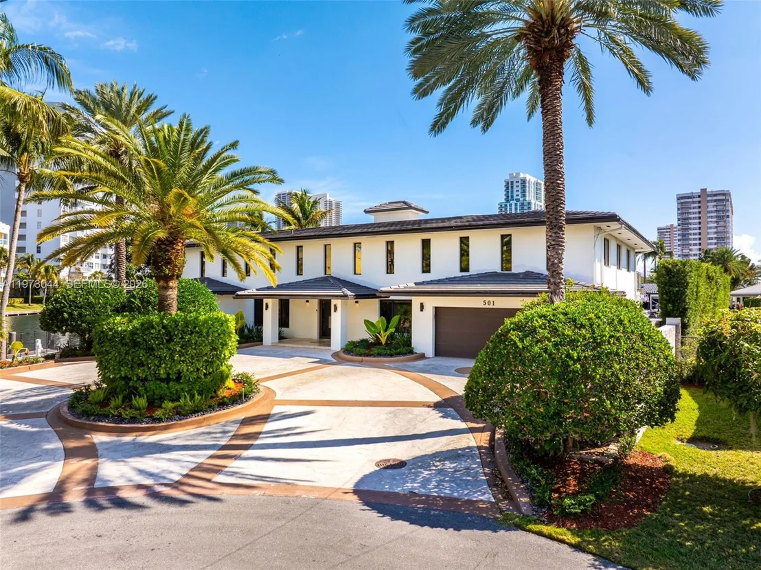 Photo of 501 Hibiscus Dr