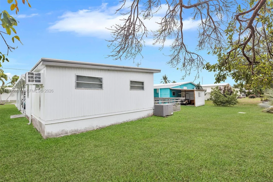 Photo of 812 S Silver Cir