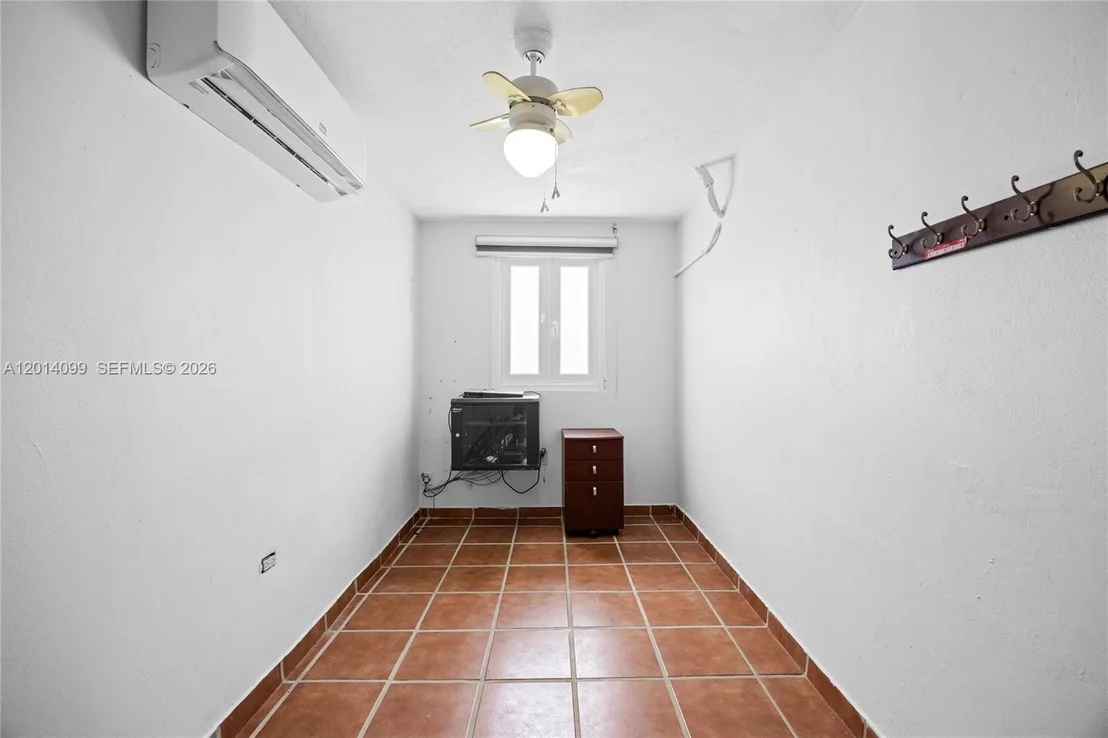Photo of 95 N Melao